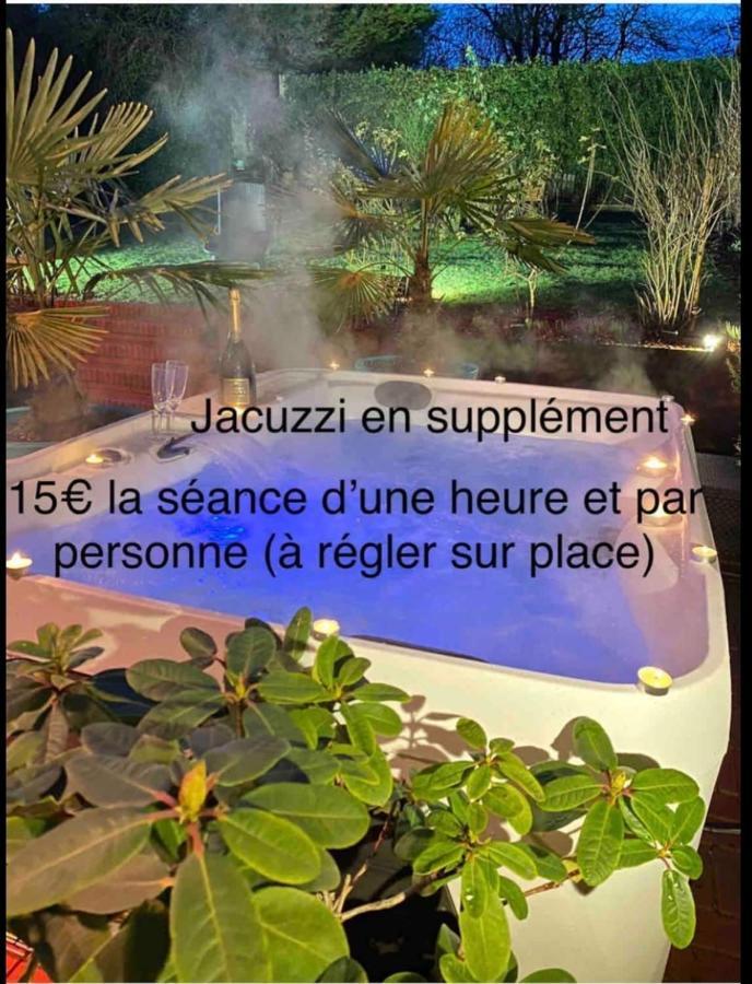 Appartement Le jacuzzi de Marie à Tourcoing Extérieur photo